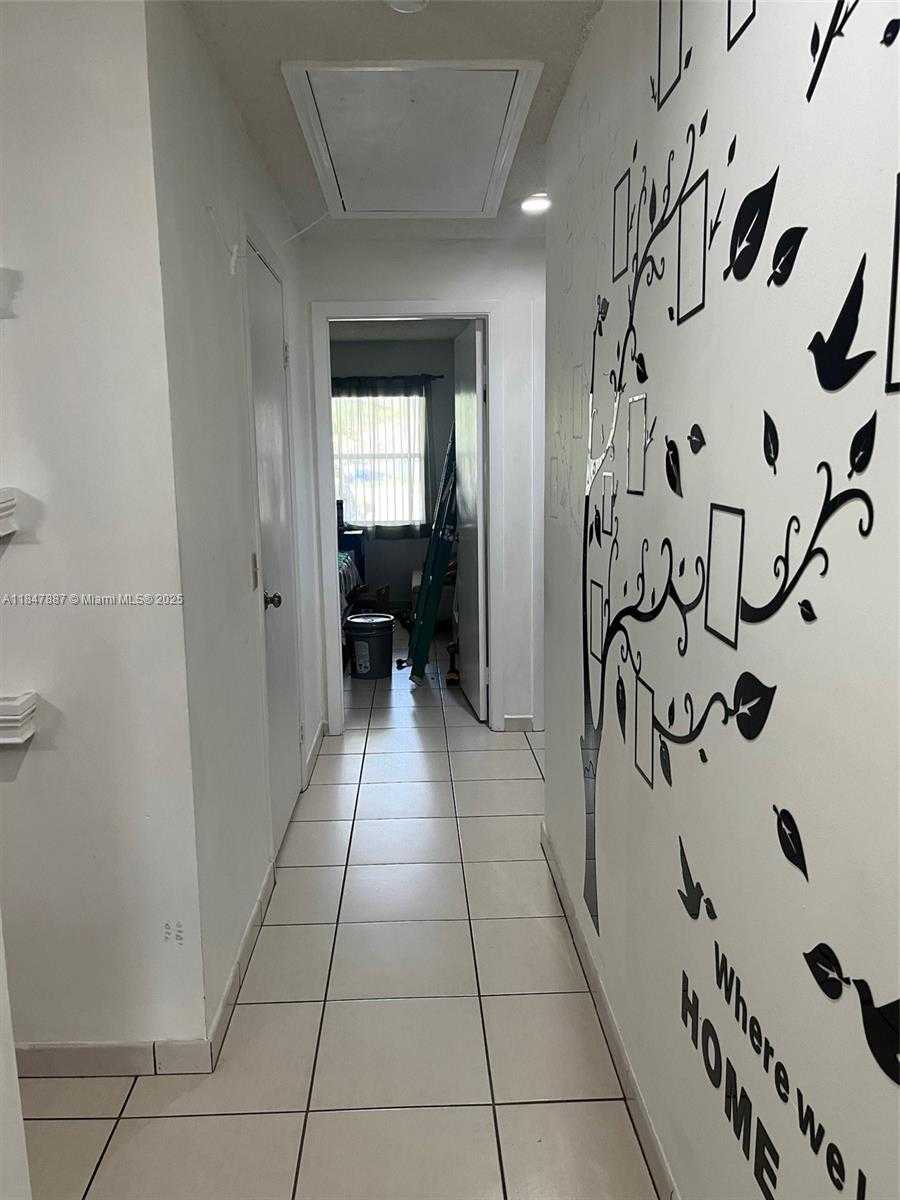 Small Image of 17919 NORTH WEST 66TH CT, Hialeah Number 20