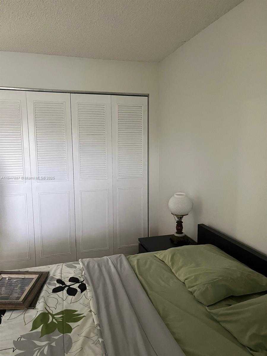 Small Image of 17919 NORTH WEST 66TH CT, Hialeah Number 21