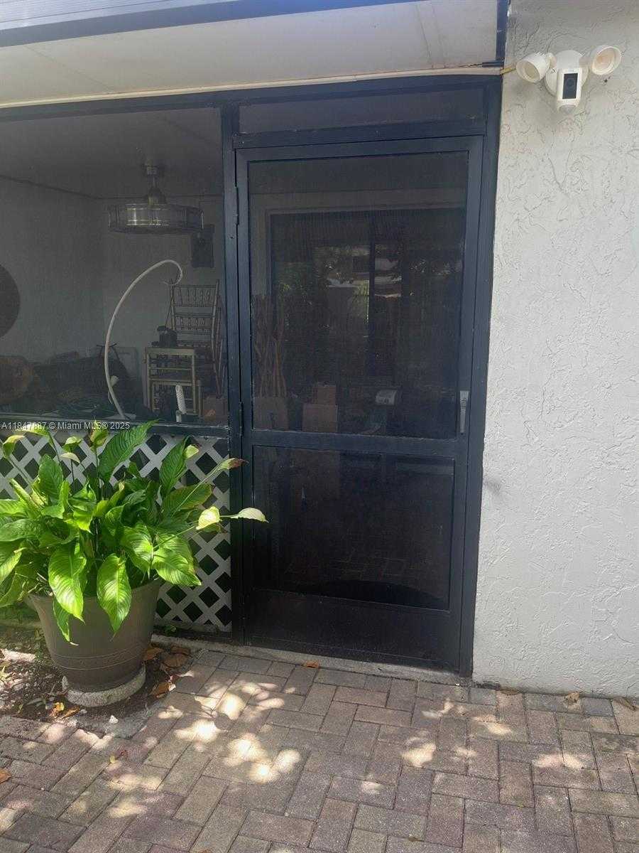 Small Image of 17919 NORTH WEST 66TH CT, Hialeah Number 30