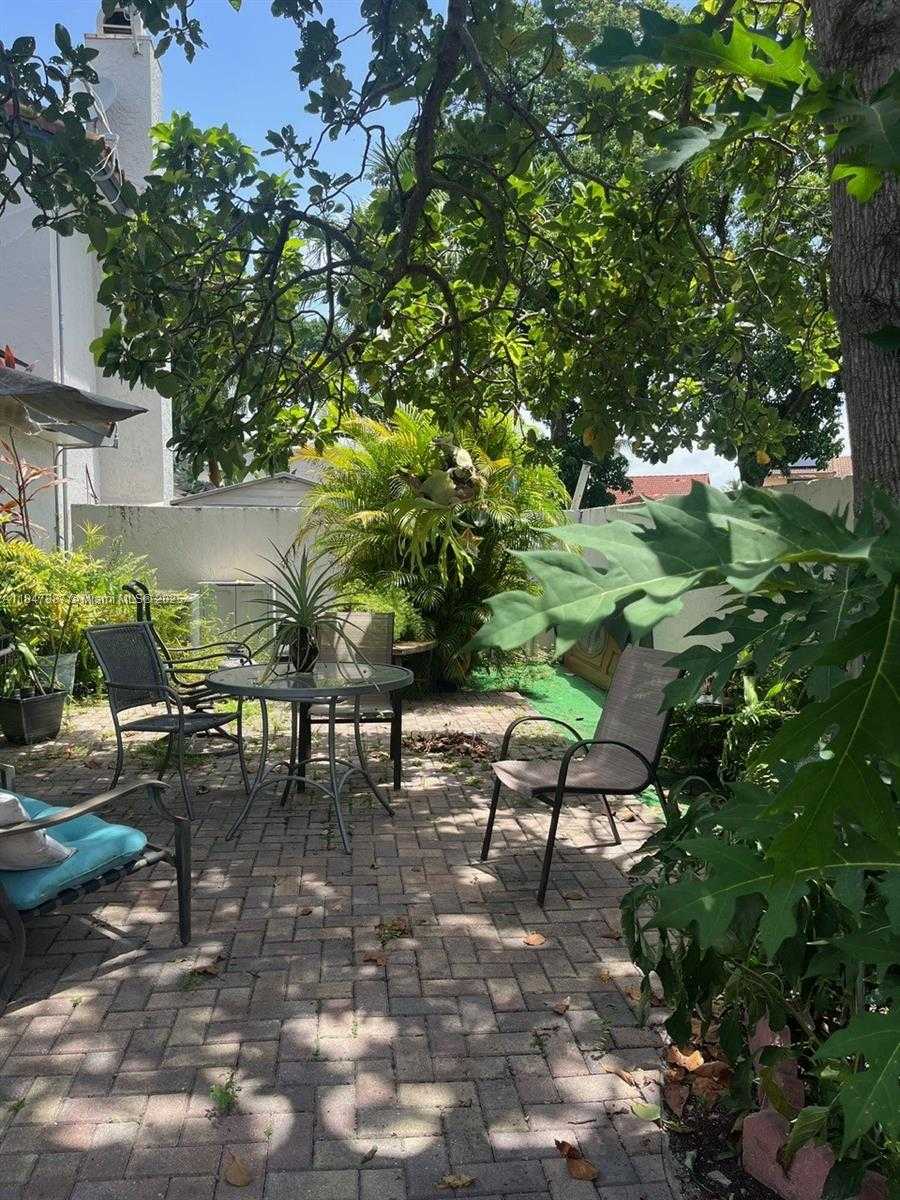 Small Image of 17919 NORTH WEST 66TH CT, Hialeah Number 34