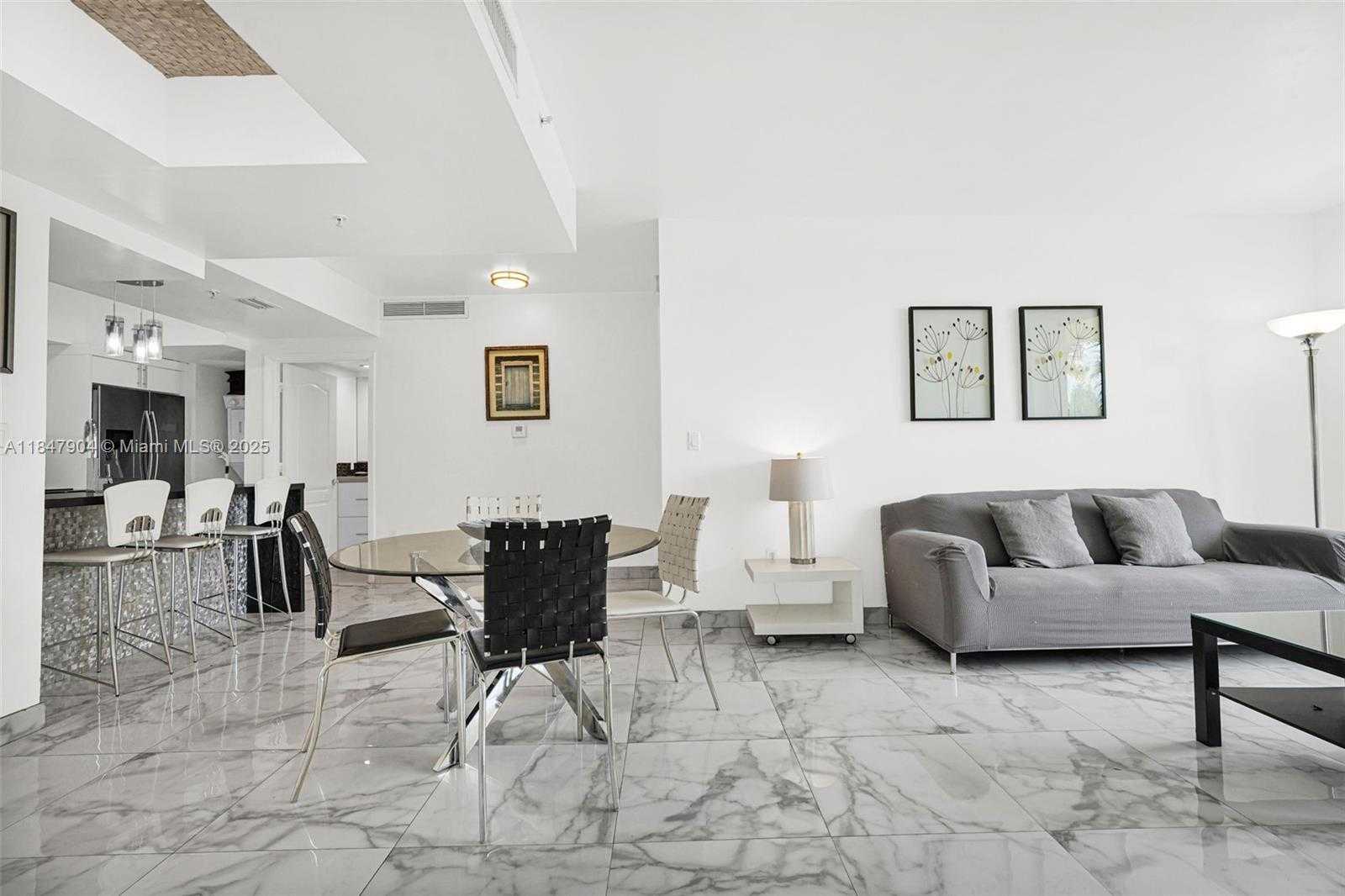 Small Image of 17555 ATLANTIC BLVD #504, Sunny Isles Beach Number 5