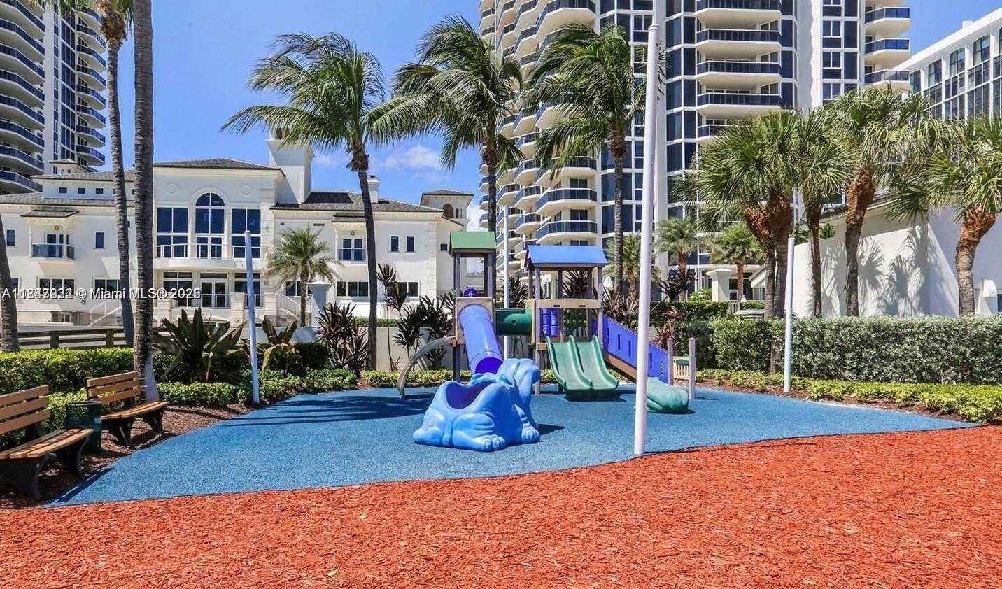 Small Image of 4779 COLLINS AVE #3708, Miami Beach Number 15
