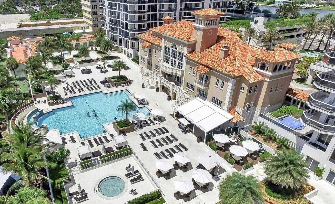 Small Image of 4779 COLLINS AVE #3708, Miami Beach Number 2