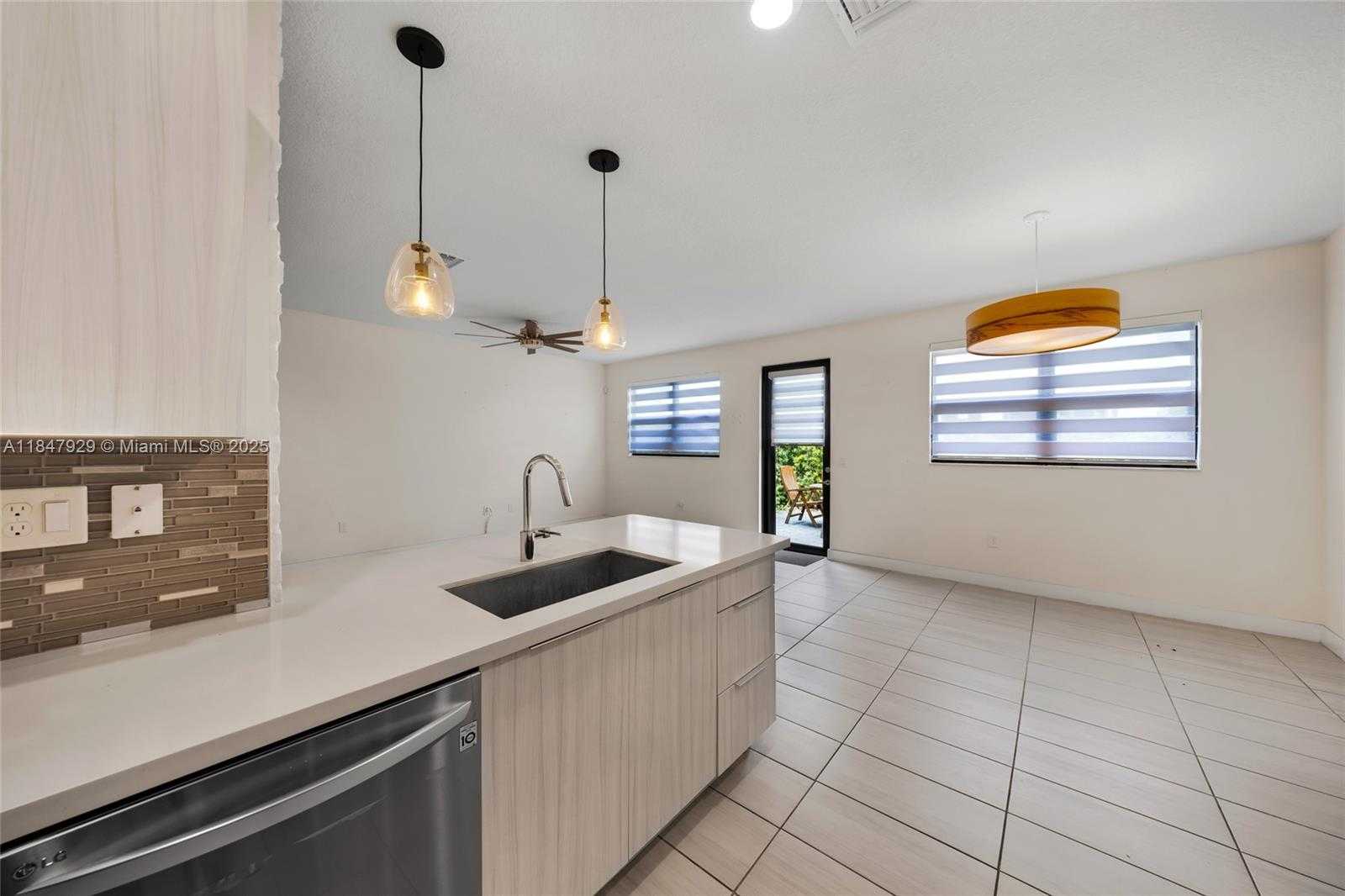 Small Image of 7868 NORTH WEST 104TH CT, Doral Number 18