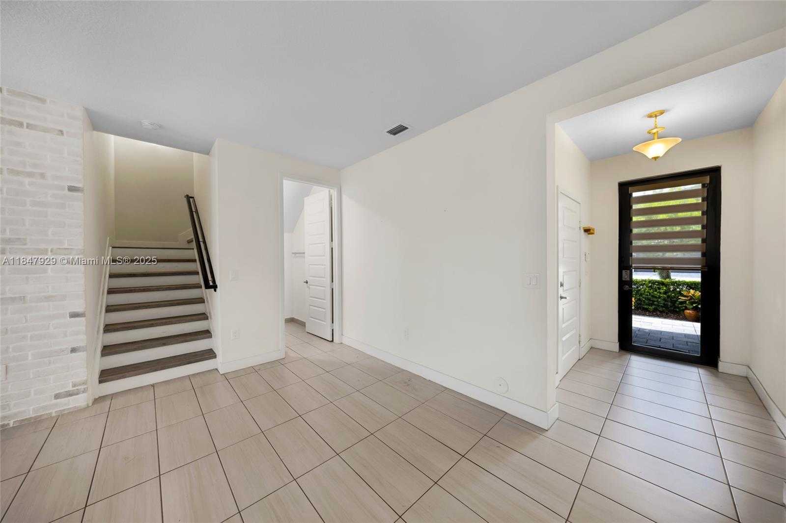 Small Image of 7868 NORTH WEST 104TH CT, Doral Number 19