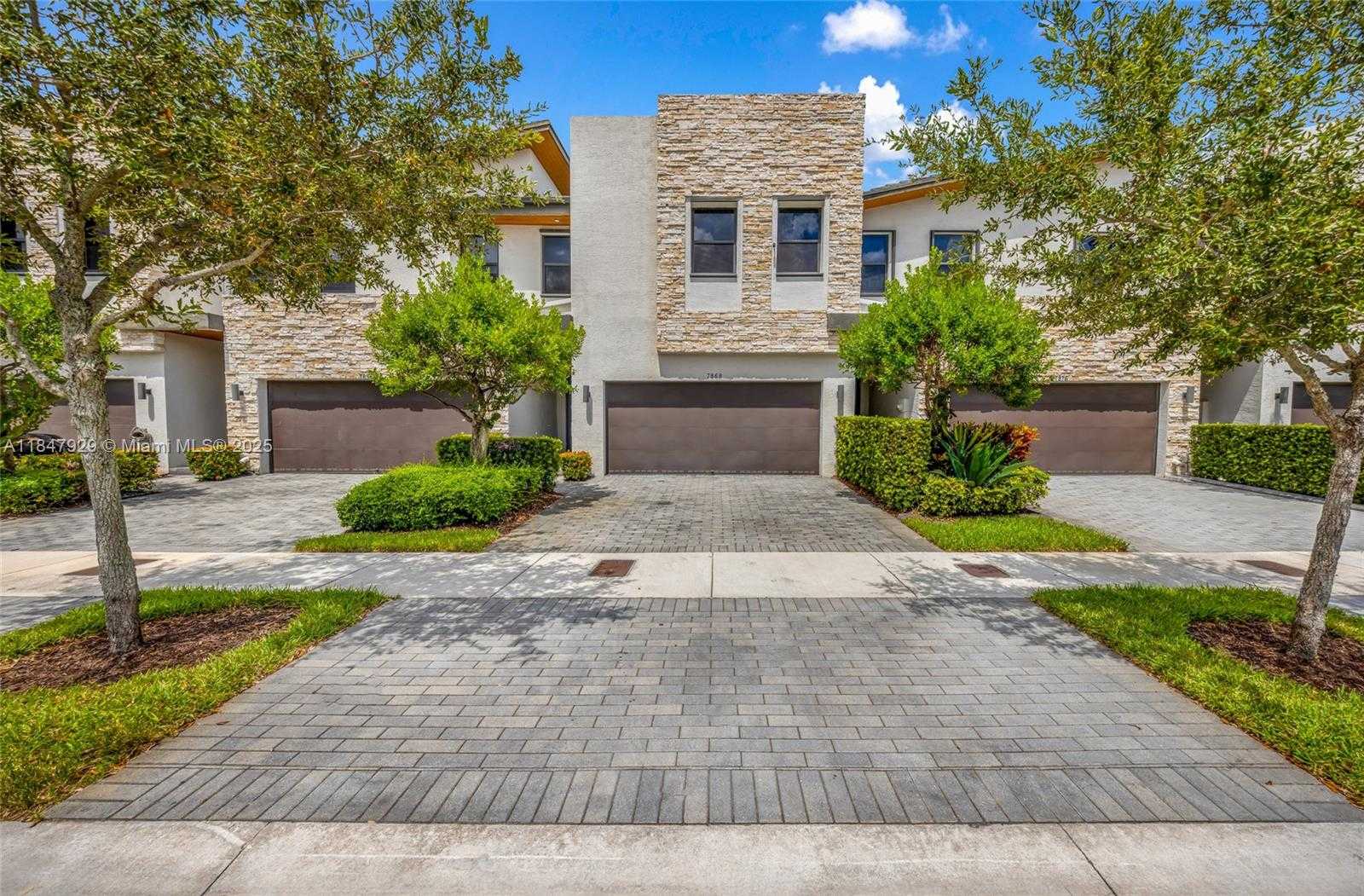 Small Image of 7868 NORTH WEST 104TH CT, Doral Number 2