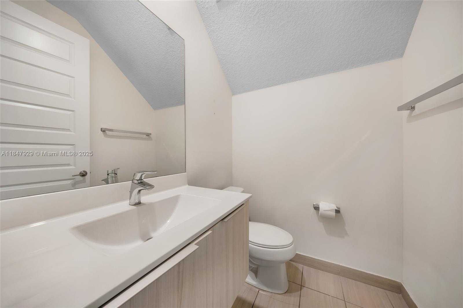 Small Image of 7868 NORTH WEST 104TH CT, Doral Number 20