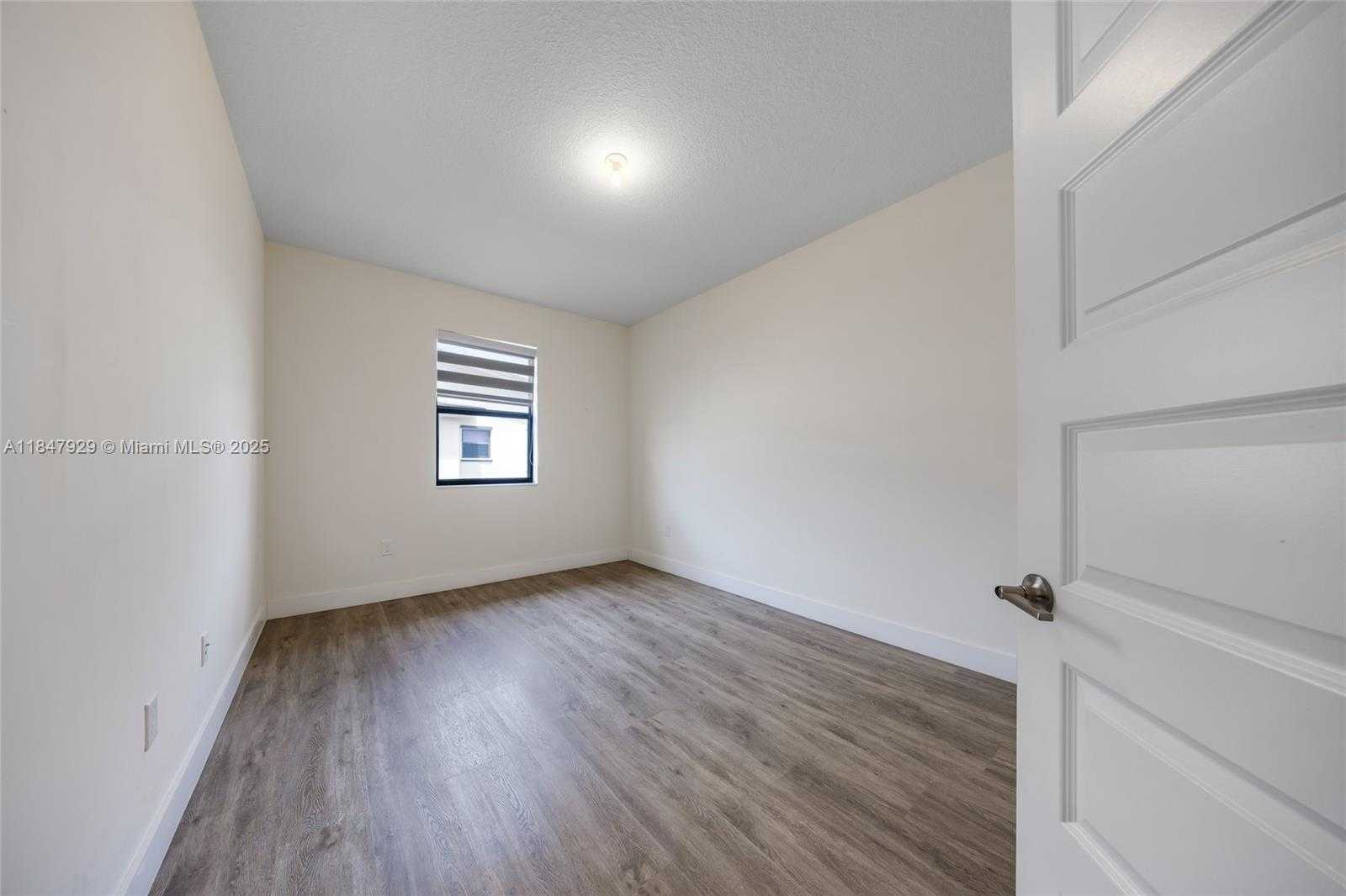 Small Image of 7868 NORTH WEST 104TH CT, Doral Number 21