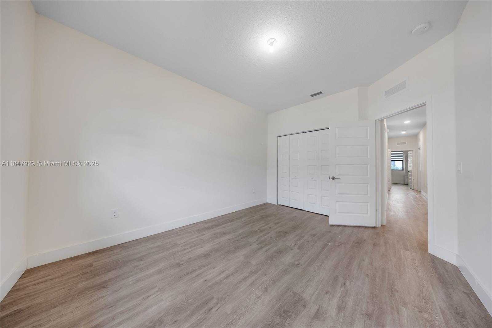 Small Image of 7868 NORTH WEST 104TH CT, Doral Number 22