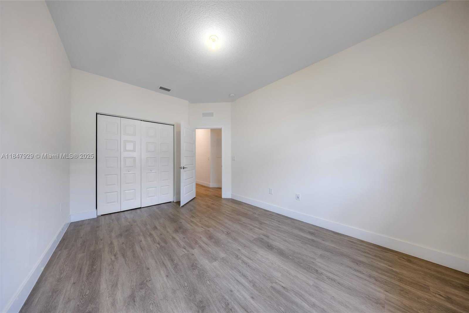 Small Image of 7868 NORTH WEST 104TH CT, Doral Number 23