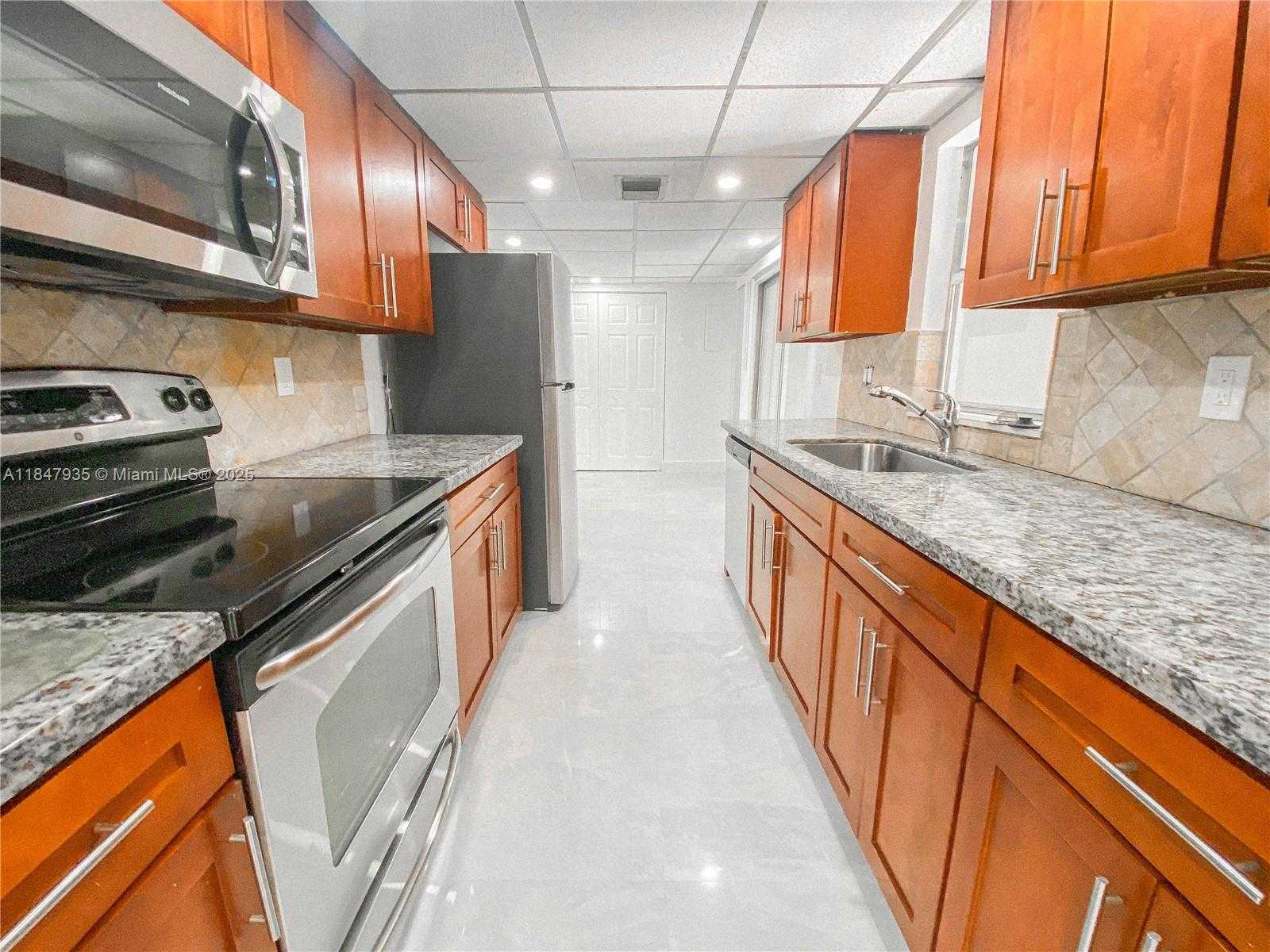 Small Image of 7805 NORTH WEST 67TH AVE #7805, Tamarac Number 9