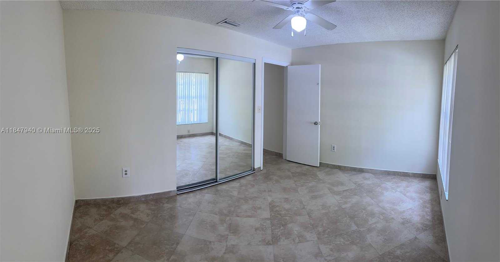 Small Image of 19551 NORTH WEST 57TH PL, Hialeah Number 12