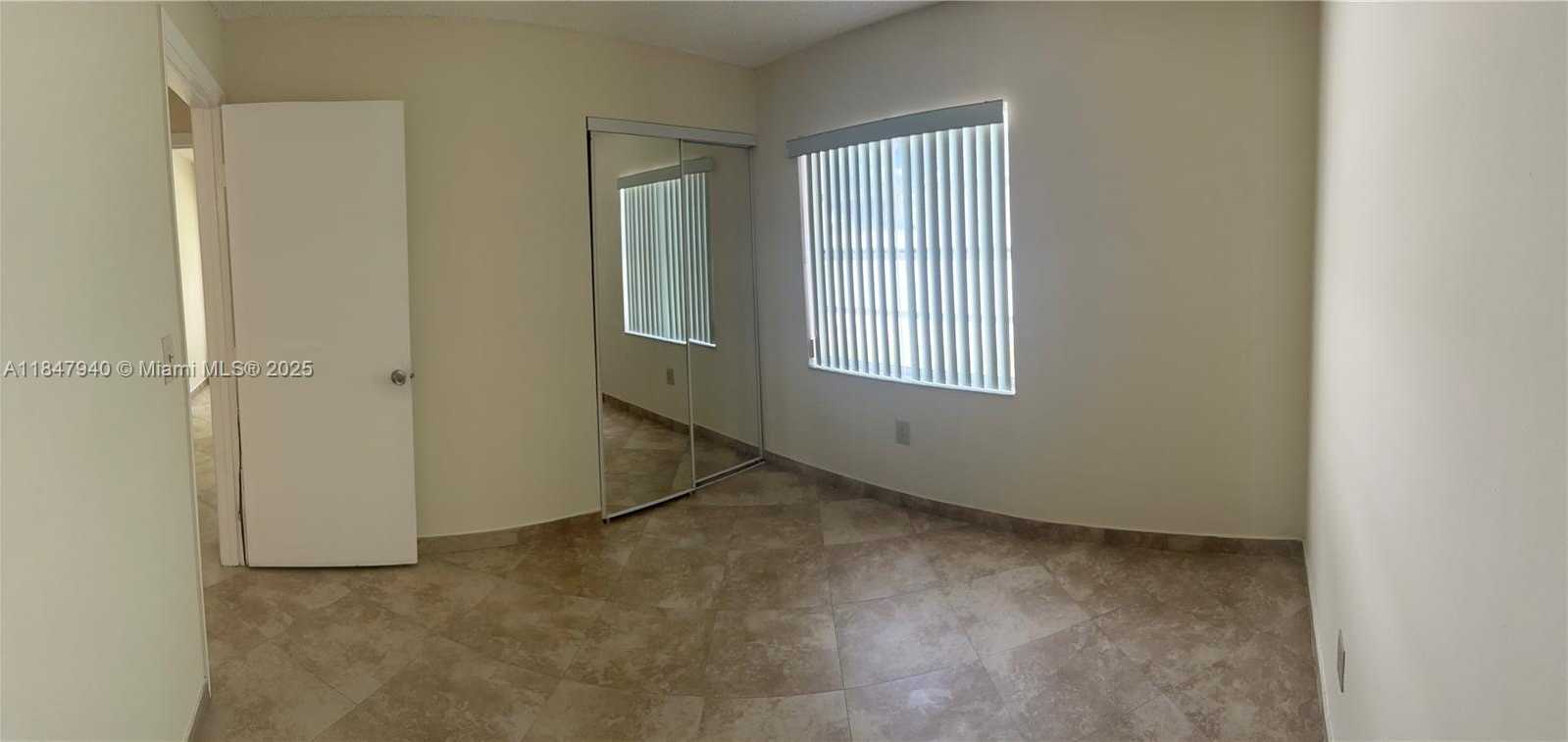 Small Image of 19551 NORTH WEST 57TH PL, Hialeah Number 13