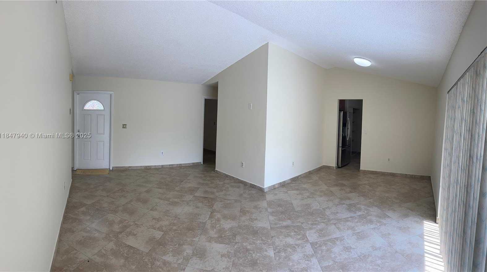 Small Image of 19551 NORTH WEST 57TH PL, Hialeah Number 5