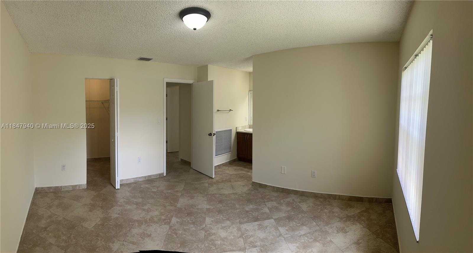 Small Image of 19551 NORTH WEST 57TH PL, Hialeah Number 8