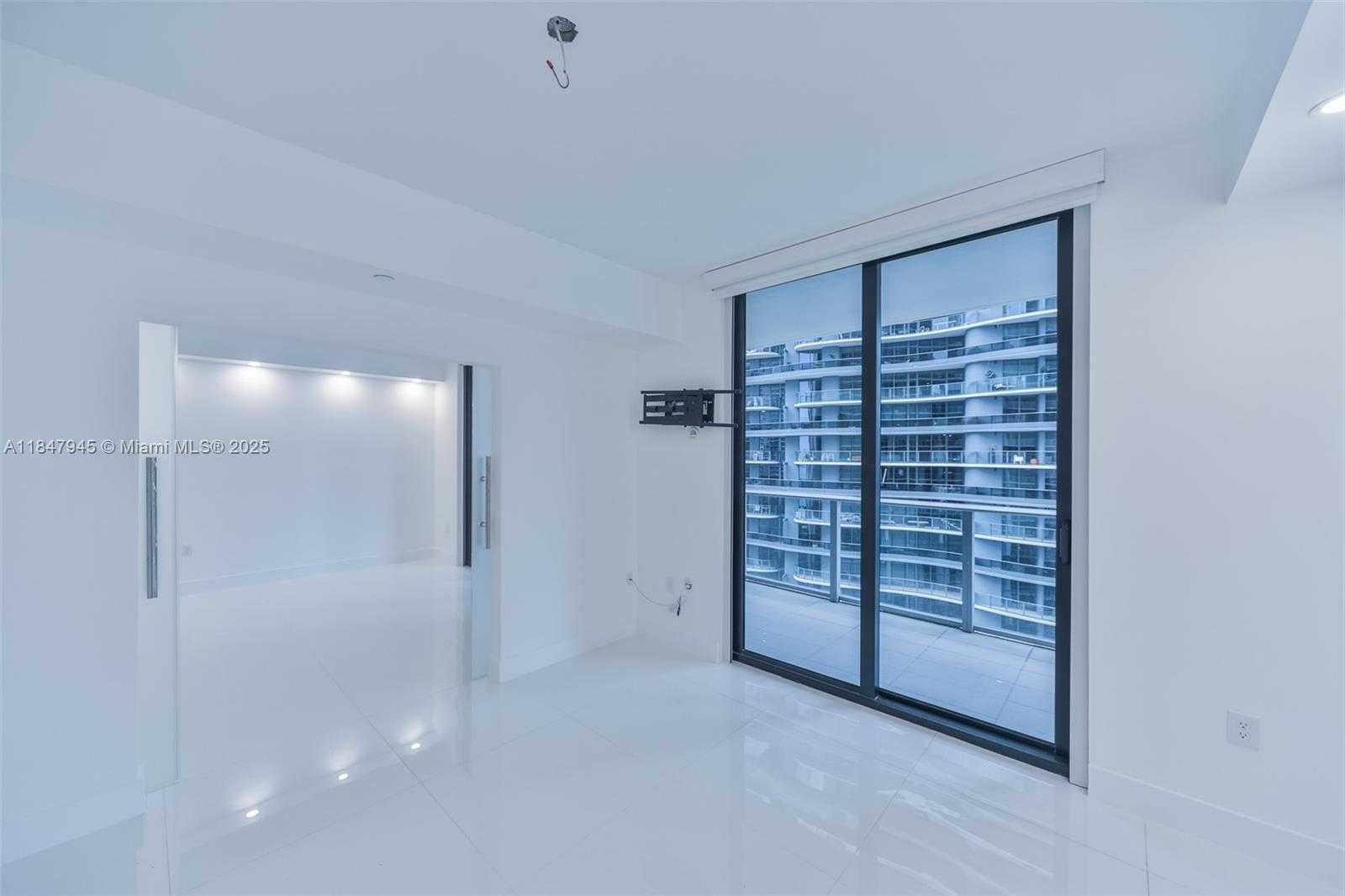 Small Image of 1010 BRICKELL AVE #3107, Miami Number 10