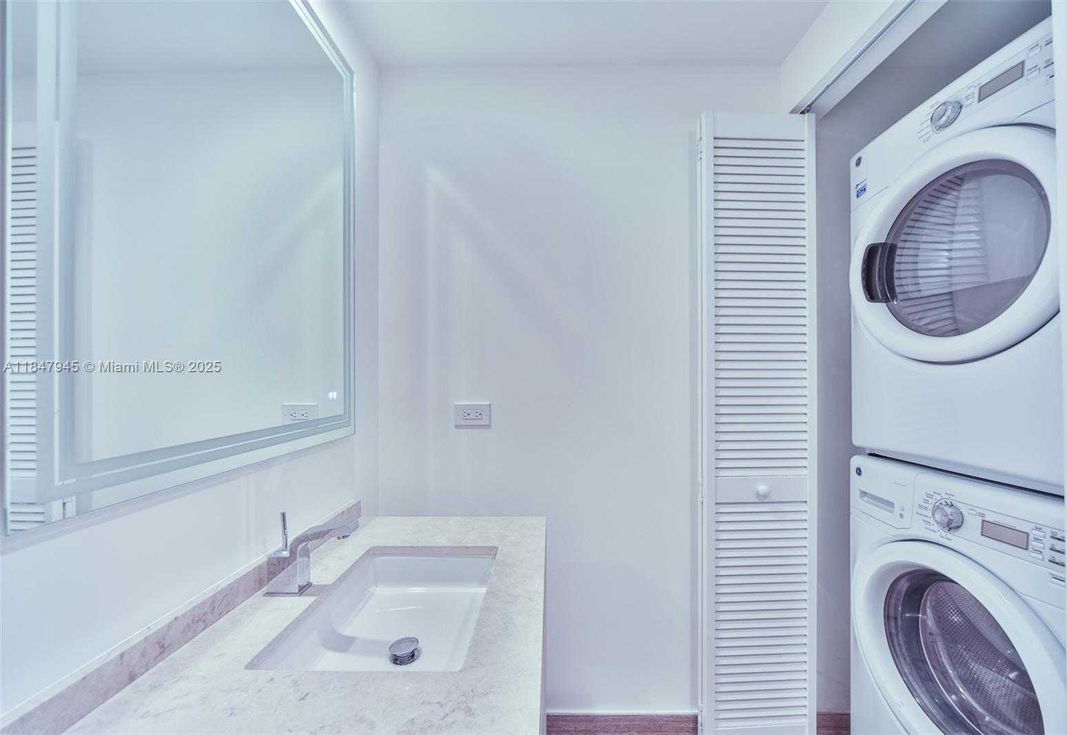 Small Image of 1010 BRICKELL AVE #3107, Miami Number 15