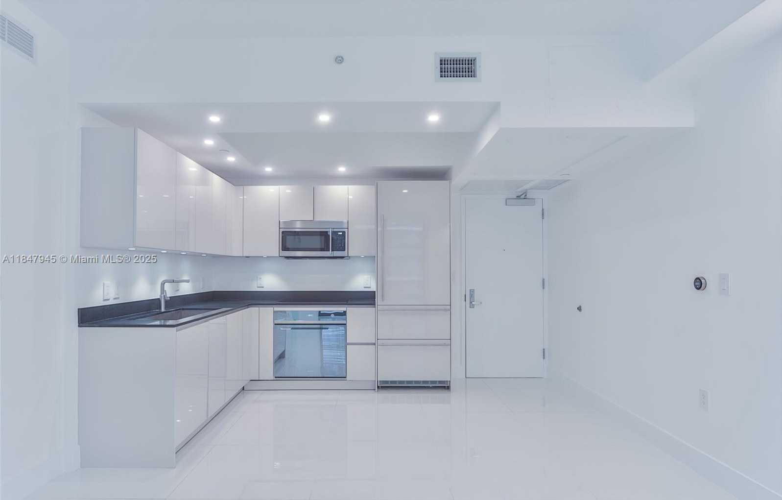 Small Image of 1010 BRICKELL AVE #3107, Miami Number 16