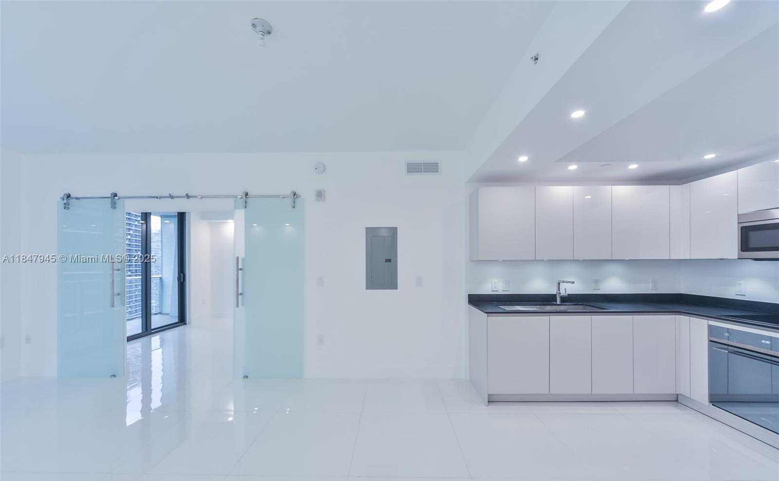 Small Image of 1010 BRICKELL AVE #3107, Miami Number 6