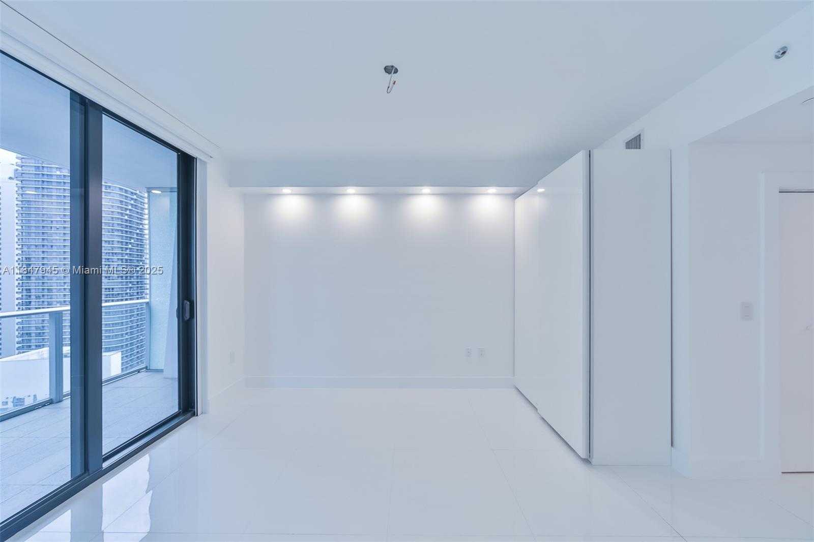 Small Image of 1010 BRICKELL AVE #3107, Miami Number 7