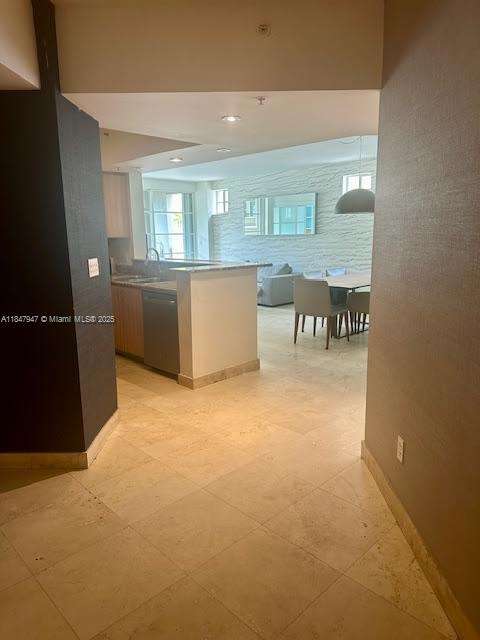 Small Image of 140 MERIDIAN AVE #315, Miami Beach Number 3
