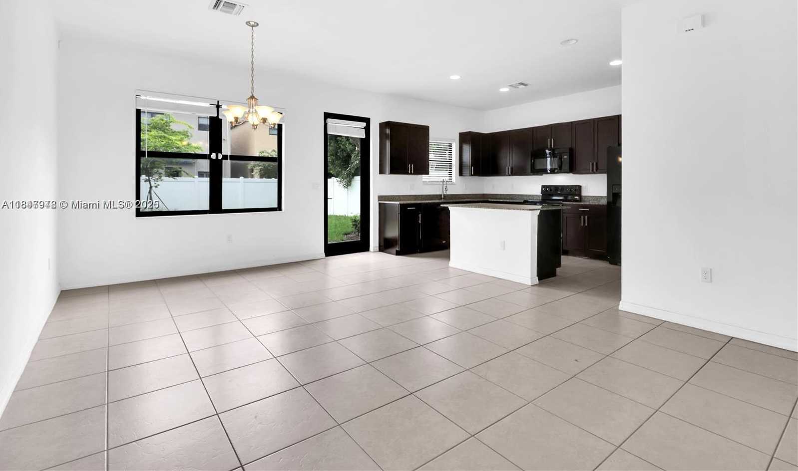 Small Image of 673 NORTH EAST 191ST ST, Miami Number 13