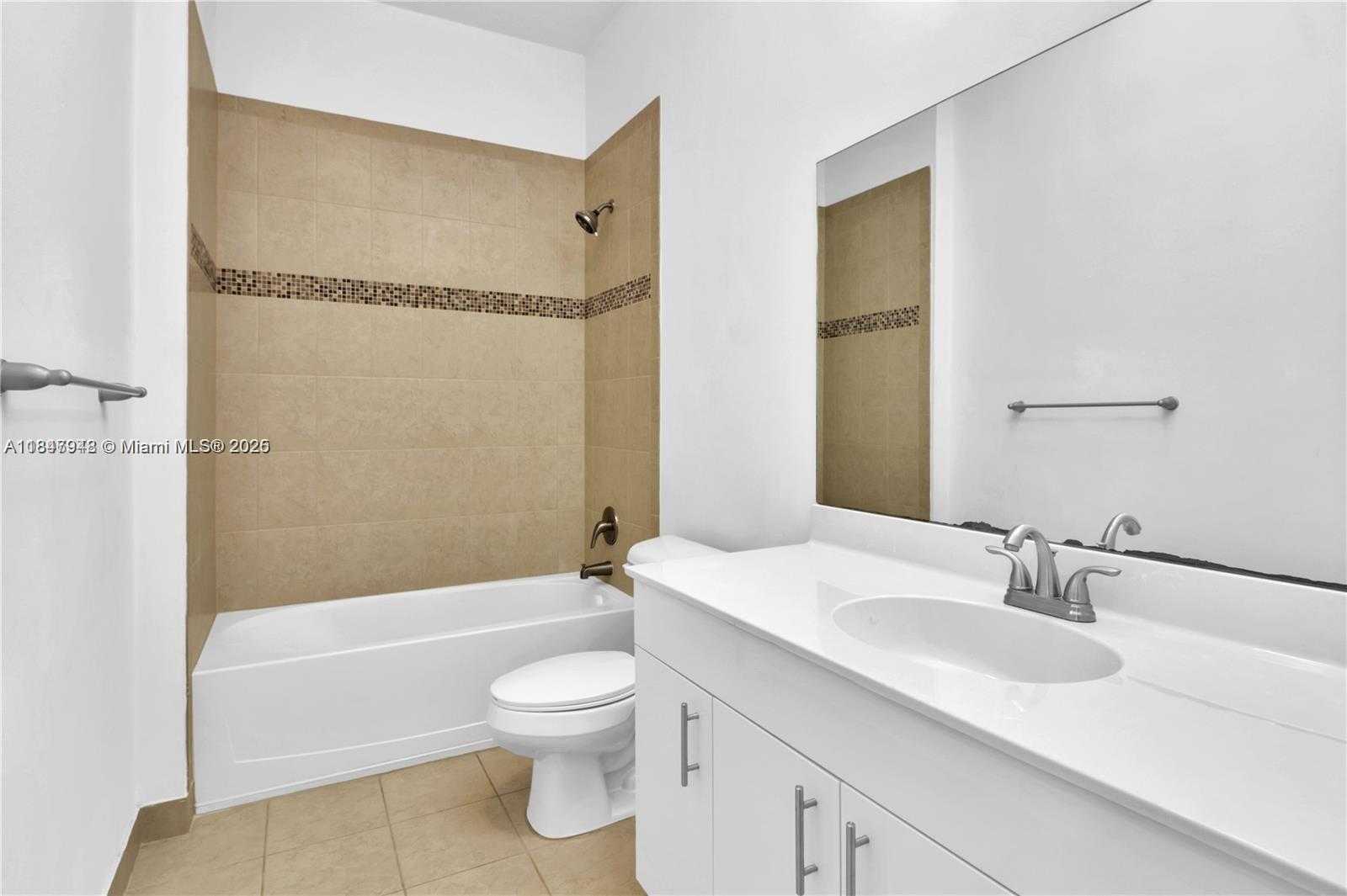 Small Image of 673 NORTH EAST 191ST ST, Miami Number 16