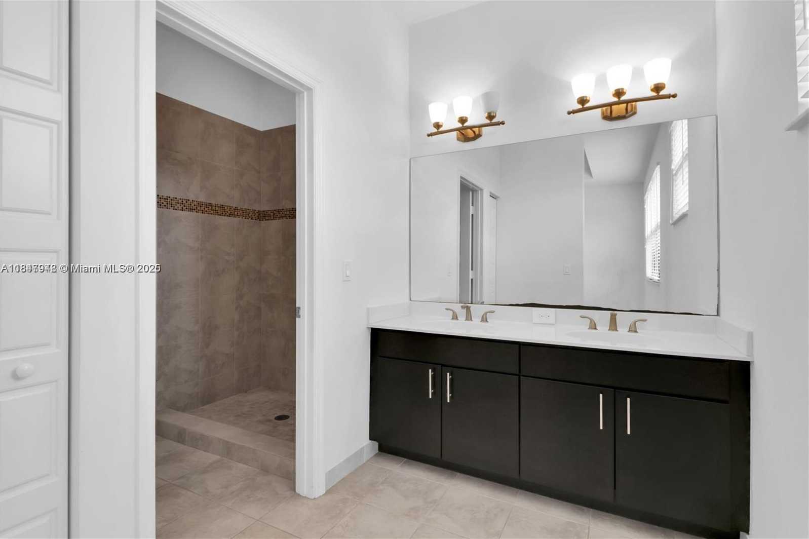 Small Image of 673 NORTH EAST 191ST ST, Miami Number 24