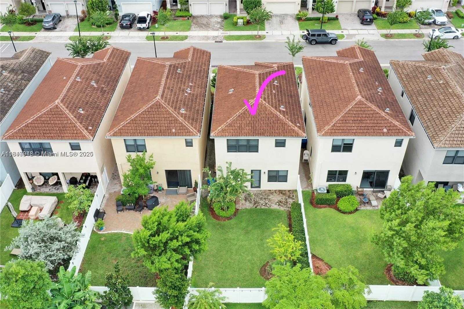 Small Image of 673 NORTH EAST 191ST ST, Miami Number 6