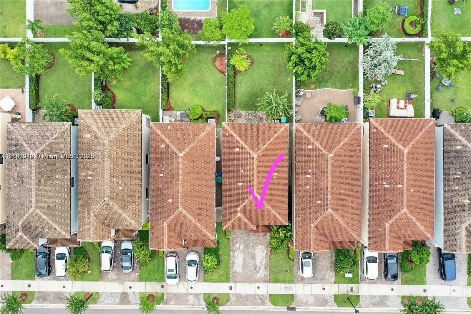 Small Image of 673 NORTH EAST 191ST ST, Miami Number 7