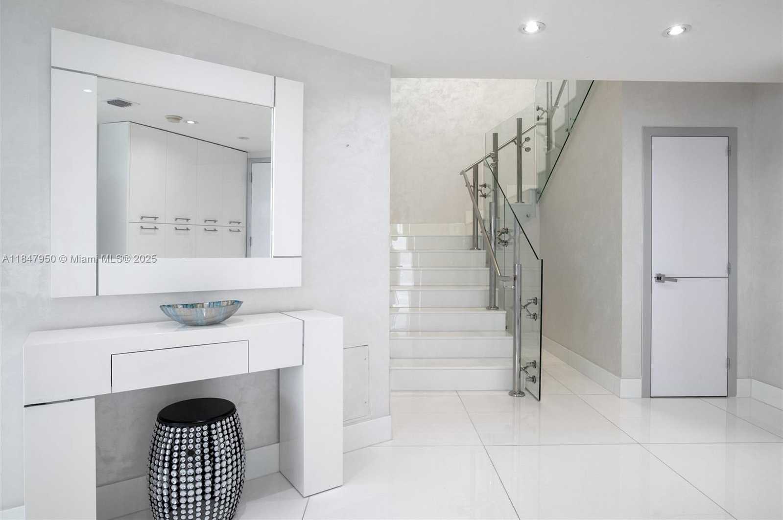 Small Image of 1830 SOUTH OCEAN DR #PH-5102, Hallandale Beach Number 3