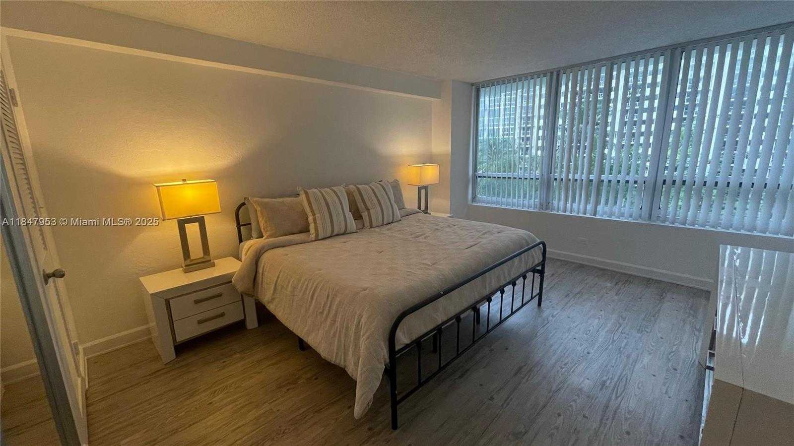 Small Image of 1500 BAY RD #454S, Miami Beach Number 6