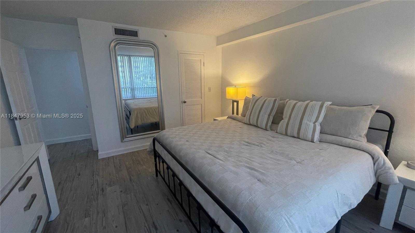 Small Image of 1500 BAY RD #454S, Miami Beach Number 9