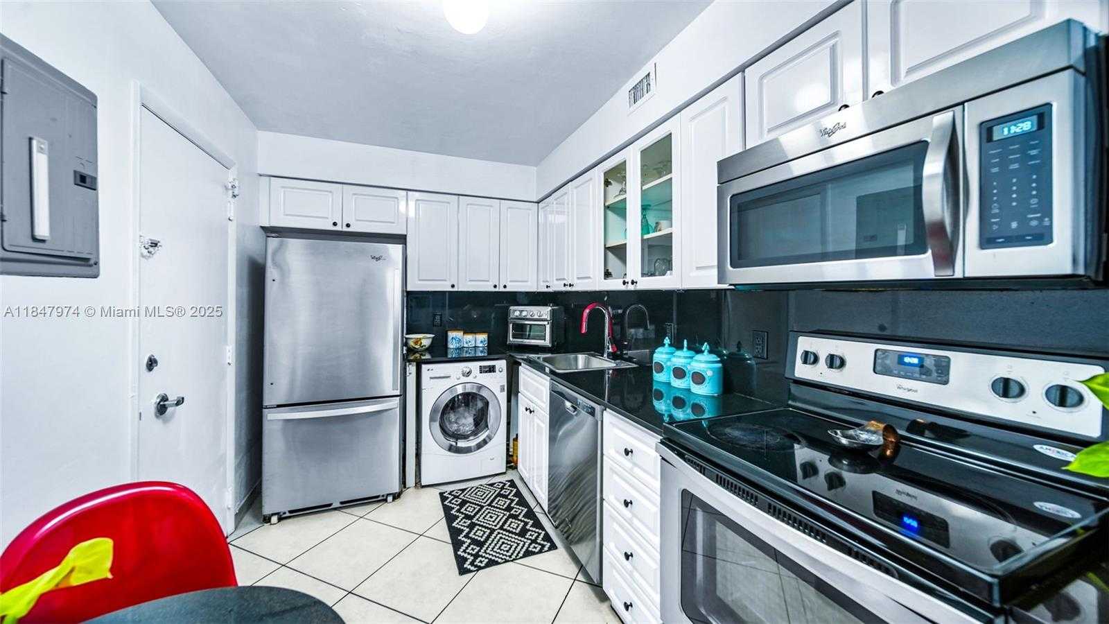 Small Image of 6770 INDIAN CREEK DR #7B, Miami Beach Number 21