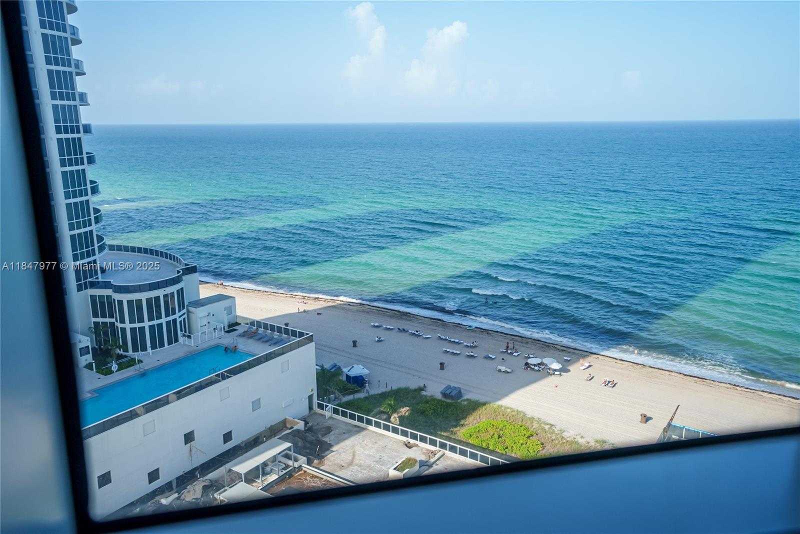 Small Image of 15901 COLLINS AVE #1104, Sunny Isles Beach Number 4