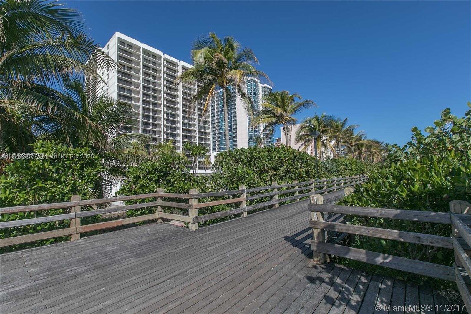 Small Image of 2625 COLLINS AVE #1508, Miami Beach Number 17