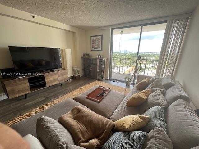 Small Image of 2625 COLLINS AVE #1508, Miami Beach Number 2