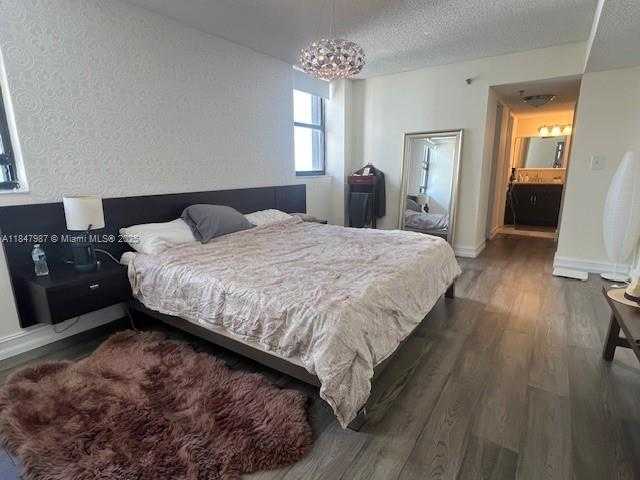 Small Image of 2625 COLLINS AVE #1508, Miami Beach Number 3