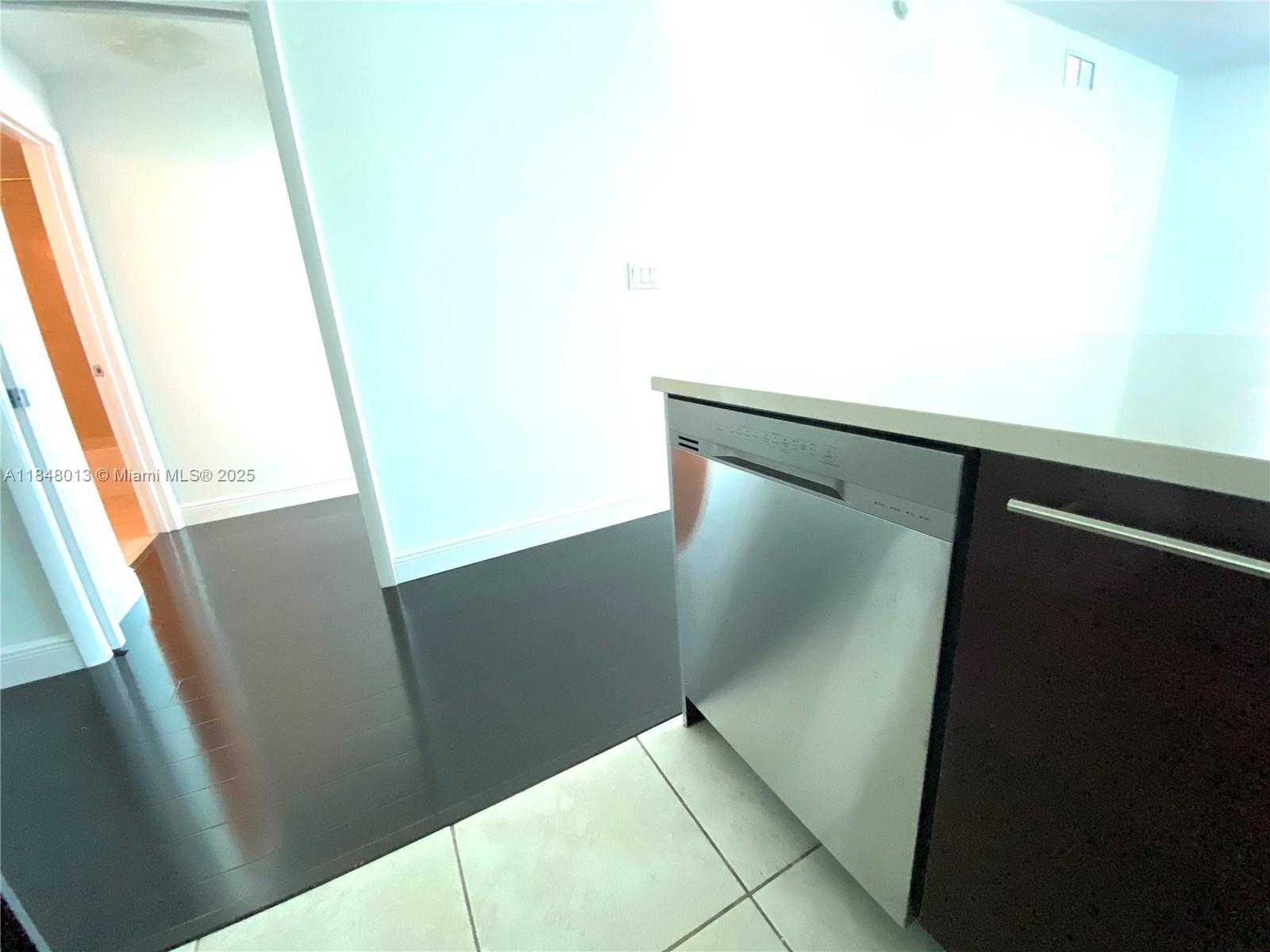 Small Image of 1900 NORTH BAYSHORE DR #4708, Miami Number 6