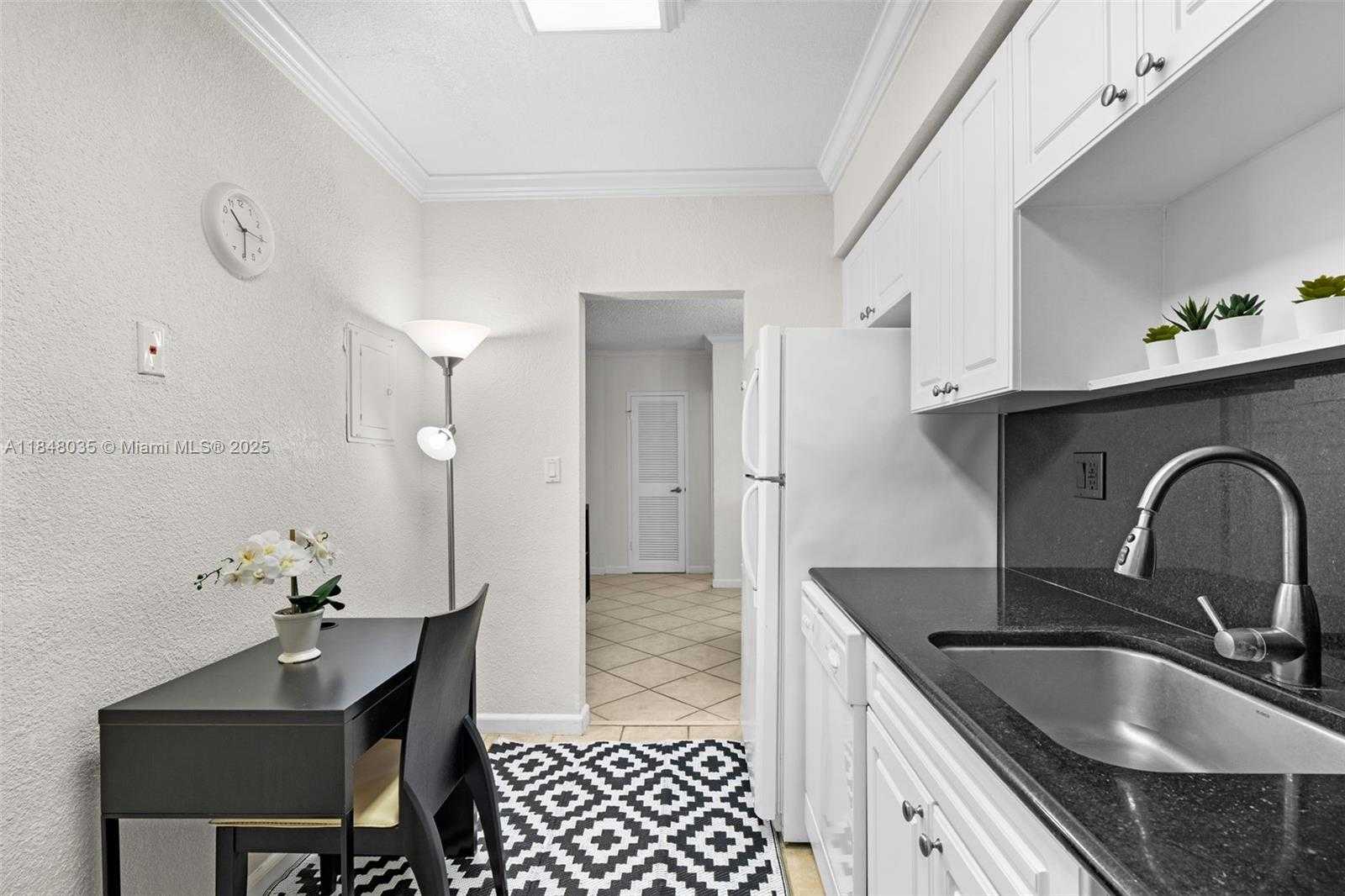 Small Image of 2501 SOUTH OCEAN DR #PH39, Hollywood Number 16