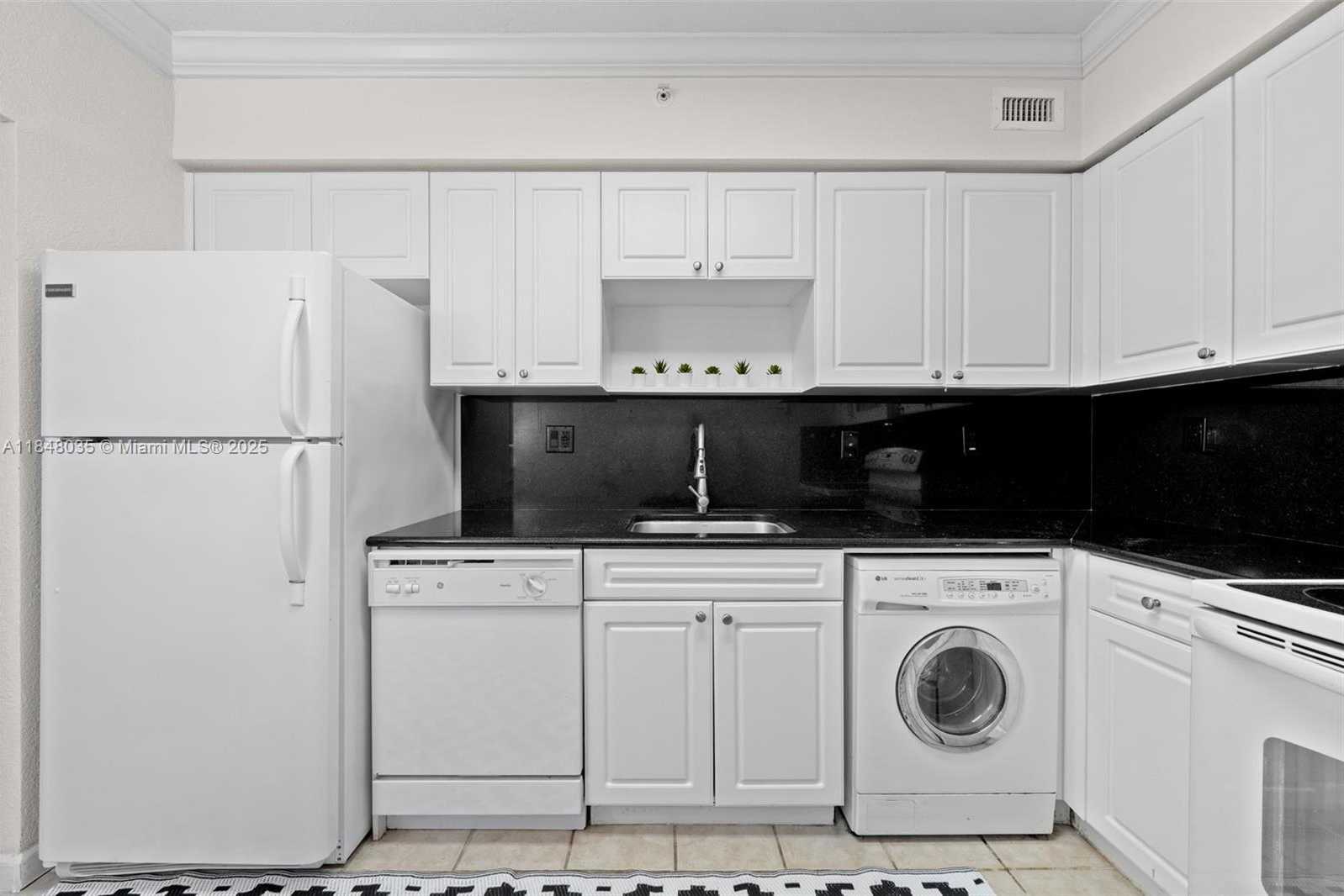 Small Image of 2501 SOUTH OCEAN DR #PH39, Hollywood Number 17