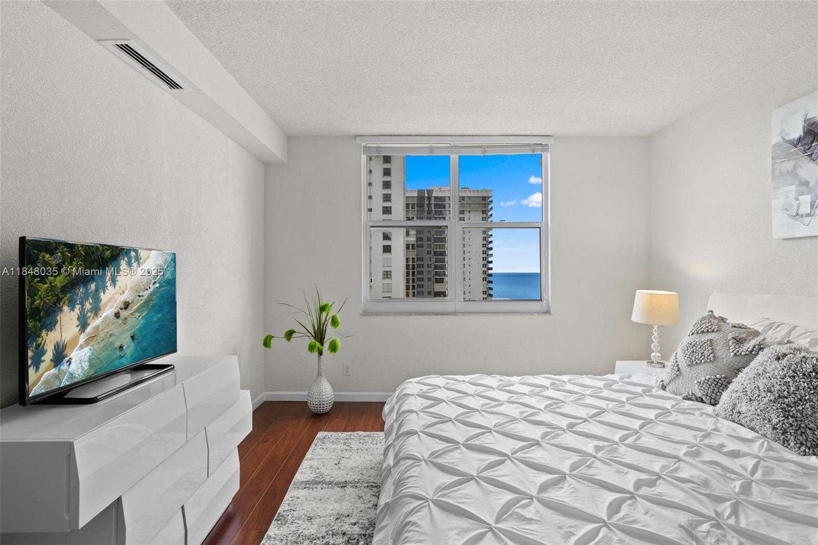 Small Image of 2501 SOUTH OCEAN DR #PH39, Hollywood Number 21