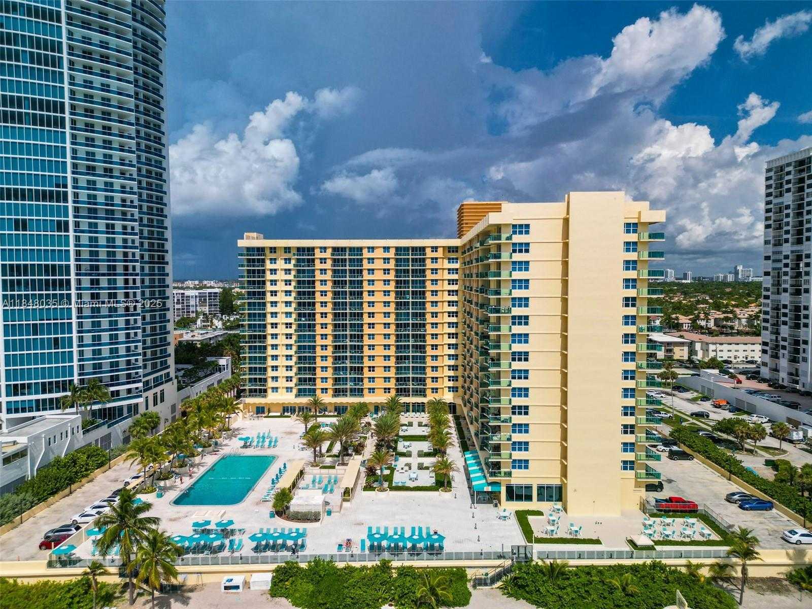 Small Image of 2501 SOUTH OCEAN DR #PH39, Hollywood Number 39