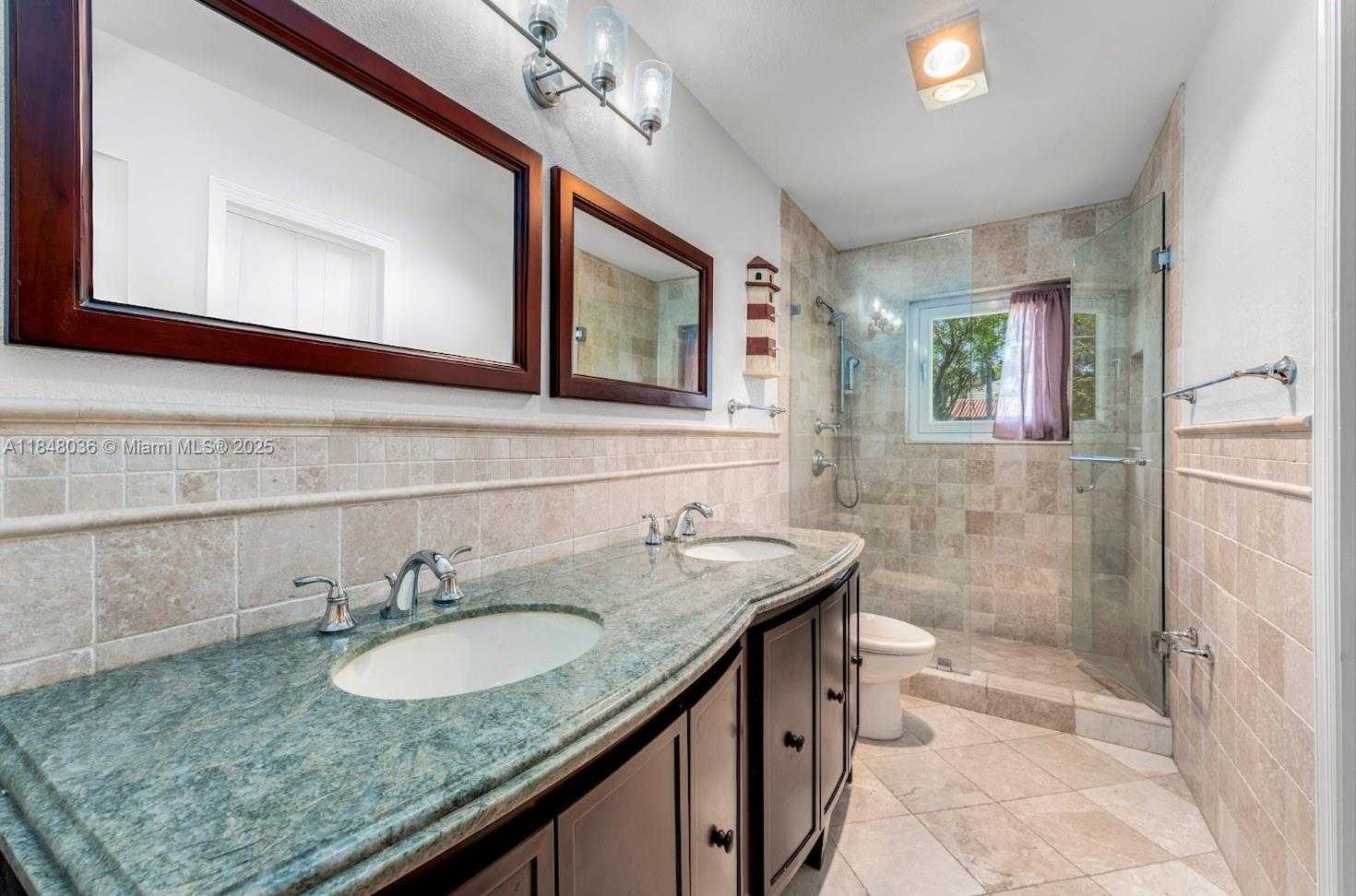 Small Image of 12511 RAMIRO ST, Coral Gables Number 13