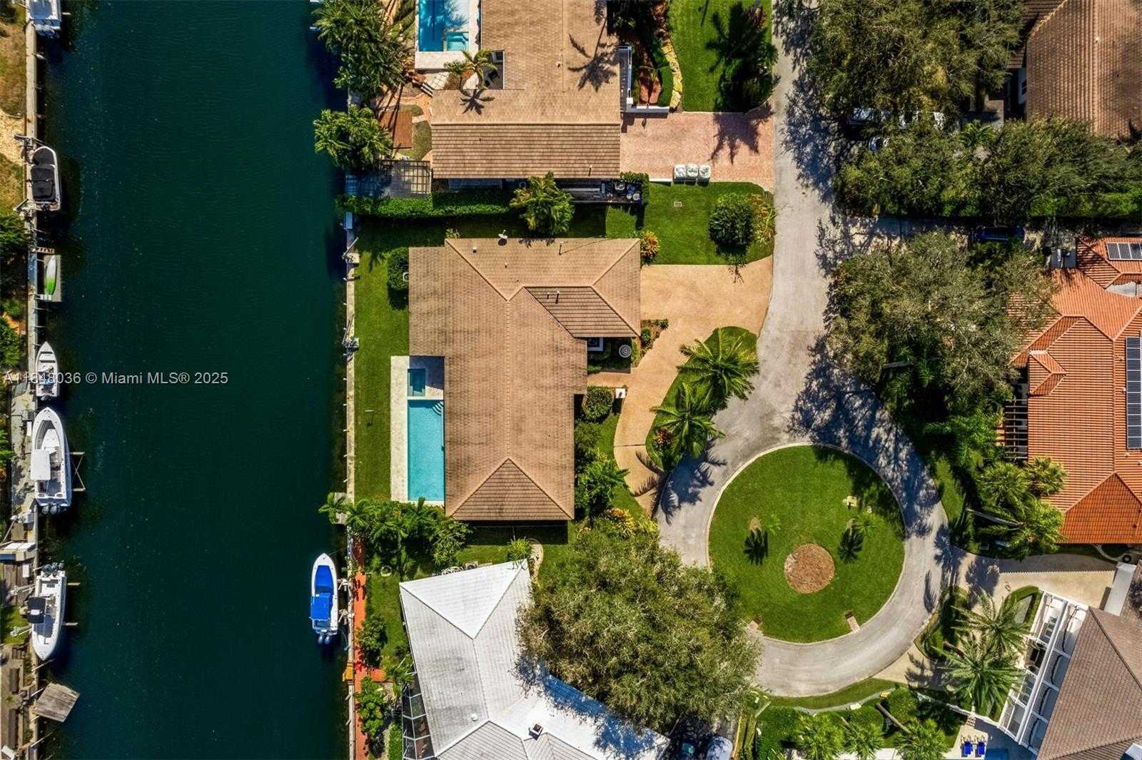 Small Image of 12511 RAMIRO ST, Coral Gables Number 25