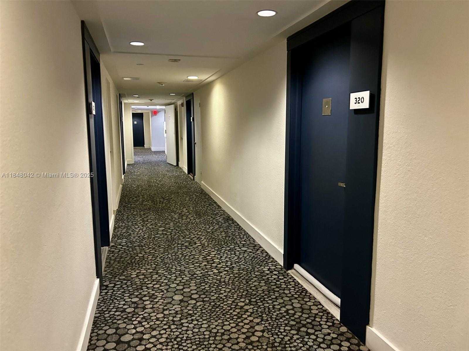 Small Image of 1000 WEST AVE #320, Miami Beach Number 11