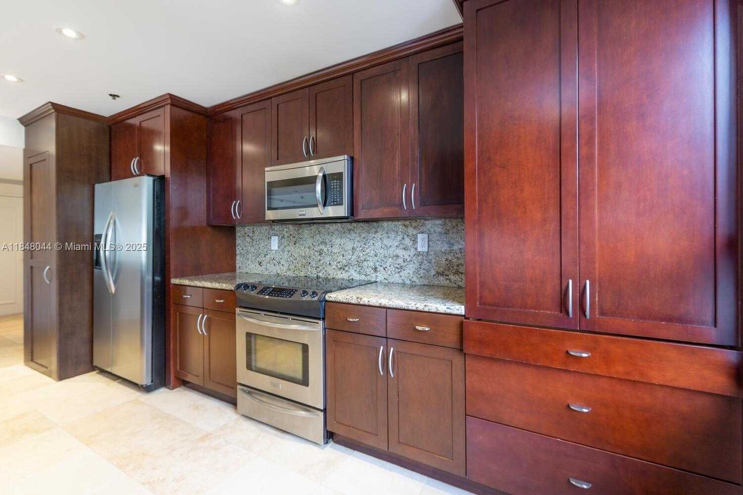 Small Image of 251 CRANDON BLVD #243, Key Biscayne Number 5