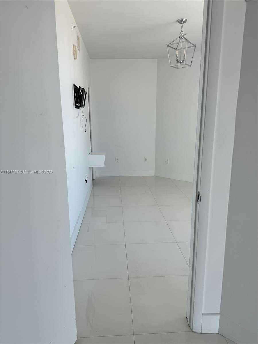 Small Image of 350 SOUTH MIAMI AVE #3007, Miami Number 10