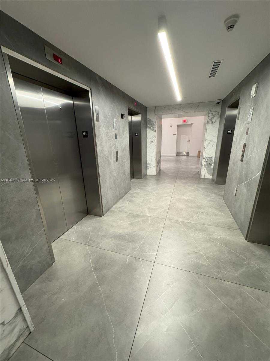 Small Image of 350 SOUTH MIAMI AVE #3007, Miami Number 24