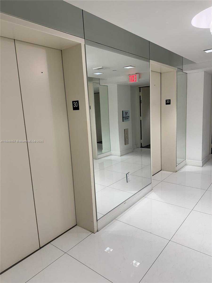 Small Image of 350 SOUTH MIAMI AVE #3007, Miami Number 25